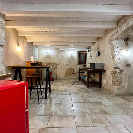 Castello In Center Apartment *